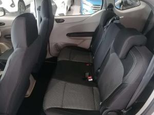 Renault Triber 1.0 Evolution - Image 11