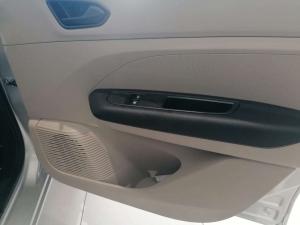 Renault Triber 1.0 Evolution - Image 14