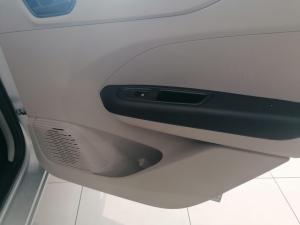 Renault Triber 1.0 Evolution - Image 18