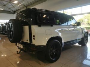 Land Rover Defender 110 D300 X-Dynamic HSE - Image 7