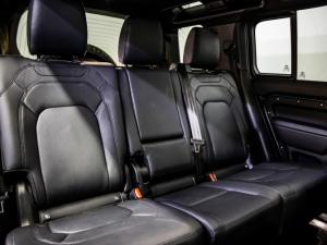 Land Rover Defender 110 D350 X-Dynamic HSE - Image 12
