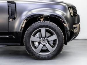 Land Rover Defender 110 D350 X-Dynamic HSE - Image 4