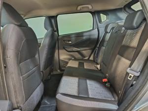 Nissan Magnite 1.0 Visia manual - Image 10