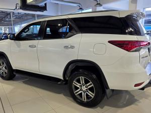 Toyota Fortuner 2.4GD-6 auto - Image 6