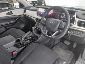 Mahindra XUV700 2.0T AX5 - Image 12