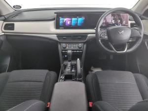 Mahindra XUV700 2.0T AX5 - Image 13