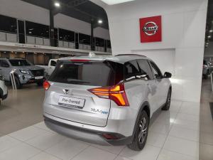 Mahindra XUV700 2.0T AX5 - Image 7