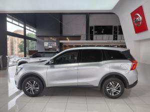 Mahindra XUV700 2.0T AX5 - Image 9