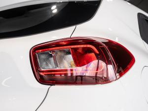 Renault Kwid 1.0 Techno manual - Image 12