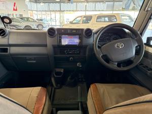 Toyota Land Cruiser 79 4.5D-4D V8 double cab LX - Image 6