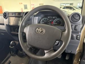 Toyota Land Cruiser 79 4.5D-4D V8 double cab LX - Image 8
