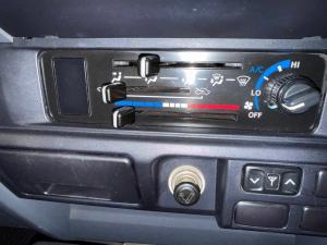 Toyota Land Cruiser 79 4.5D-4D V8 double cab LX - Image 13