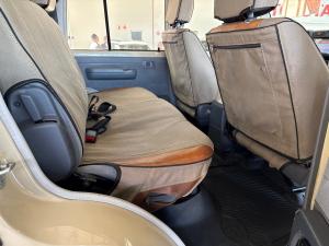 Toyota Land Cruiser 79 4.5D-4D V8 double cab LX - Image 15