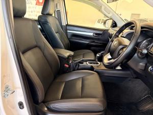 Toyota Hilux 2.8GD-6 48V double cab Raider - Image 13