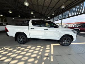 Toyota Hilux 2.8GD-6 48V double cab Raider - Image 3