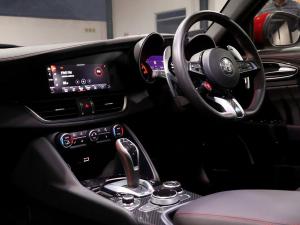 Alfa Romeo Giulia Quadrifoglio - Image 21