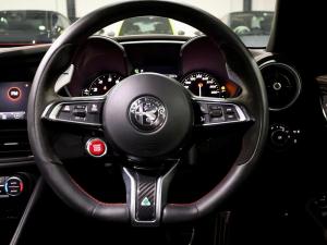 Alfa Romeo Giulia Quadrifoglio - Image 25