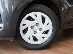 Hyundai Grand i10 1.0 Premium hatch - Image 5