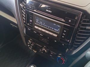 Isuzu D-Max 1.9TD double cab L auto - Image 25