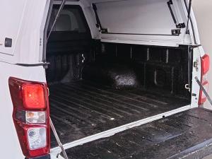 Isuzu D-Max 1.9TD double cab L auto - Image 8