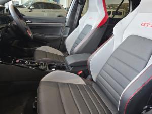 Volkswagen Golf GTI - Image 11