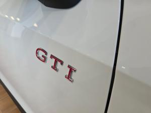 Volkswagen Golf GTI - Image 12