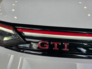 Volkswagen Golf GTI - Image 13