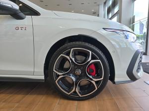 Volkswagen Golf GTI - Image 4