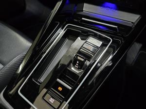 Volkswagen Golf R - Image 12