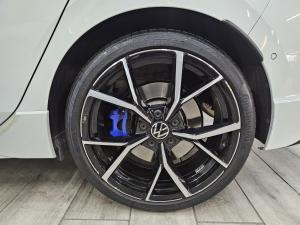 Volkswagen Golf R - Image 5