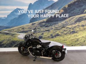 Triumph Bonneville Bobber - Image 4