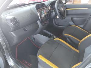Renault Kwid 1.0 10 Anniversary Edition auto - Image 14