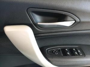 BMW 1 Series 118i 5-door Urban auto - Image 21