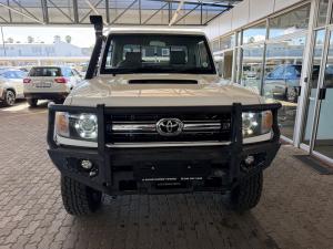 Toyota Land Cruiser 79 4.5D-4D LX V8 single cab - Image 4