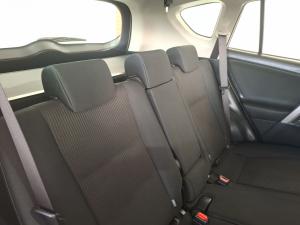 Toyota RAV4 2.0 GX - Image 17