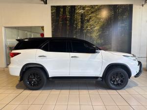 Toyota Fortuner 2.8GD-6 4x4 Epic Black - Image 3