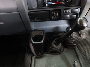 Toyota Land Cruiser 79 4.5D-4D V8 double cab LX 70th Anniversary - Image 10