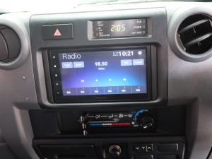 Toyota Land Cruiser 79 4.5D-4D V8 double cab LX 70th Anniversary - Image 12