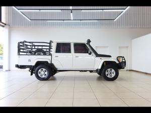 Toyota Land Cruiser 79 4.5D-4D V8 double cab LX 70th Anniversary - Image 3