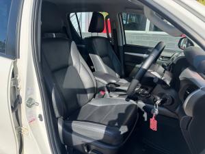 Toyota Hilux 2.8GD-6 double cab 4x4 Raider auto - Image 16