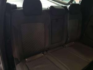 Volkswagen Amarok 2.0TDI 125KW 4MOT Life automatic D/C - Image 12