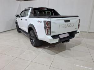 Isuzu D-Max 3.0TD double cab V-Cross 4x4 - Image 3