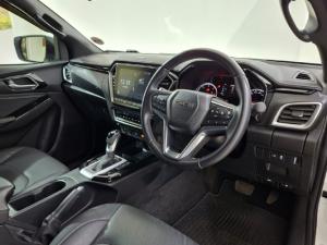Isuzu D-Max 3.0TD double cab V-Cross 4x4 - Image 7