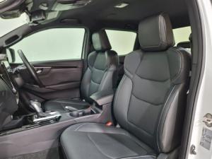 Isuzu D-Max 3.0TD double cab V-Cross 4x4 - Image 8