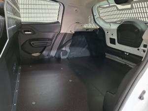 Citroen C3 1.2 Hola panel van - Image 9