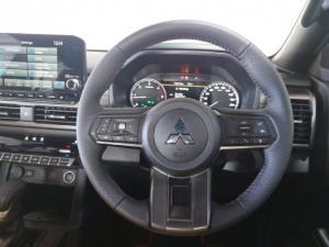 Mitsubishi Triton 2.4 BI-TURBO Di-DC 4X4 automaticD/C - Image 9