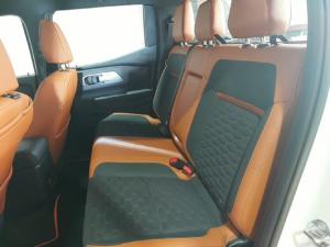 Mitsubishi Triton 2.4 BI-TURBO Di-DC 4X4 automaticD/C - Image 14