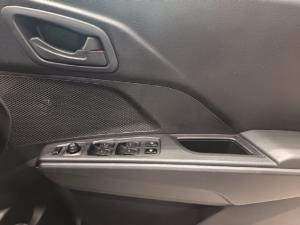 Mahindra XUV 3XO 1.2T MX2 manual - Image 15