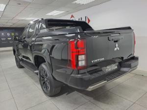 Mitsubishi Triton 2.4 BI-TURBO Di-DC 4X4 automaticD/C - Image 3