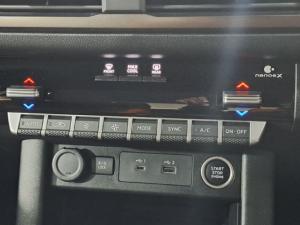 Mitsubishi Triton 2.4 BI-TURBO Di-DC 4X4 automaticD/C - Image 9